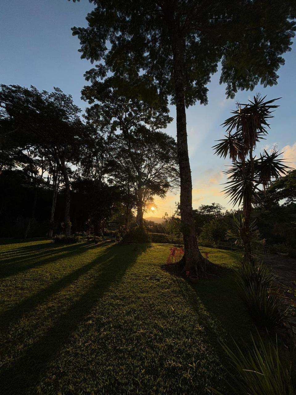 Casa Acucena No Sitio Gaia Magia Miguel Pereira Rj Hotel Buitenkant foto